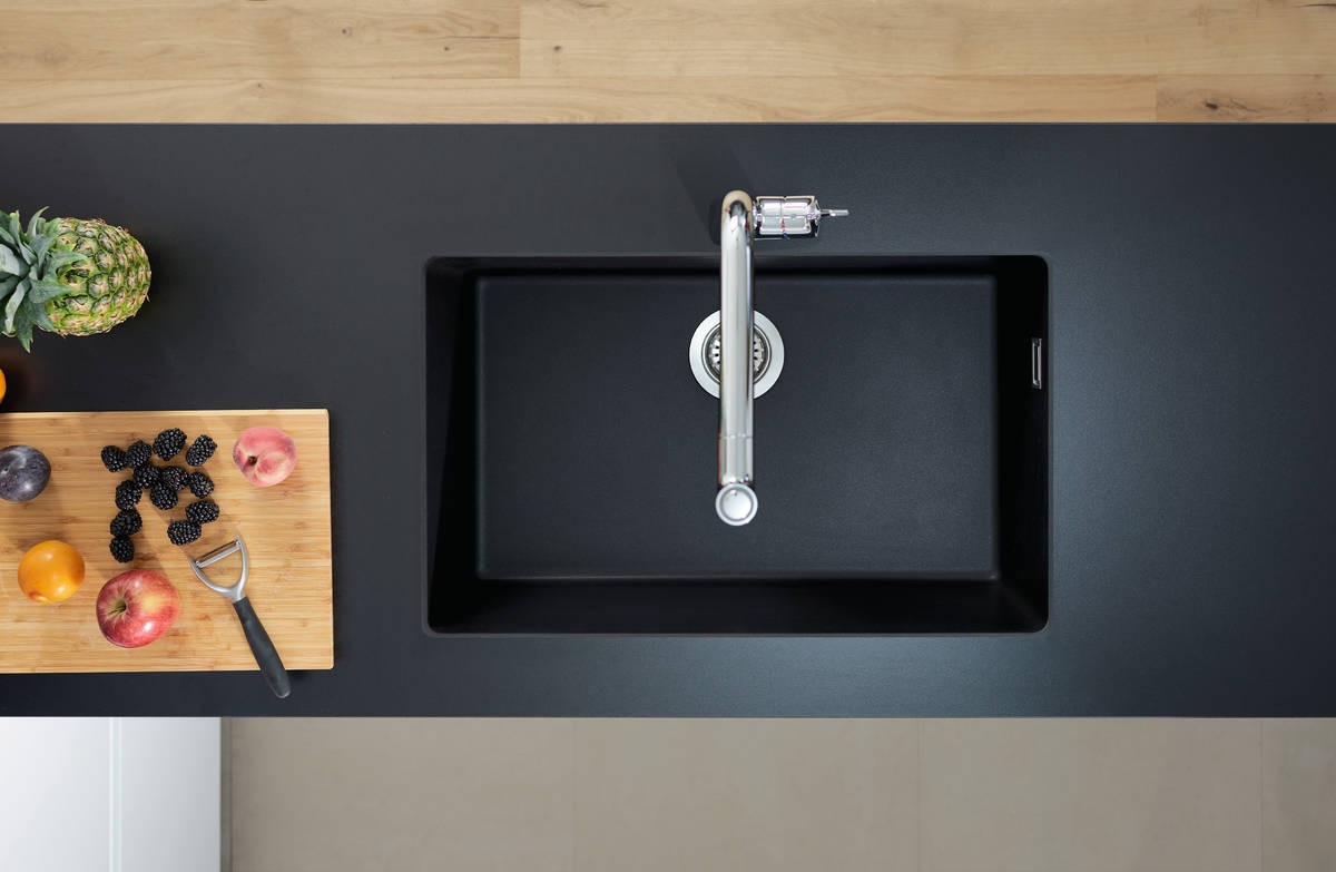 HANSGROHE SINKS\tNEGRO GRAFITO 710 X 510 MM PILETA PEGAR DE ABAJO